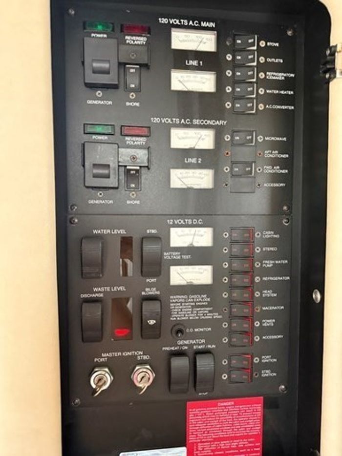 1996 Sea Ray 330 Sundancer Photo 33 sur 37