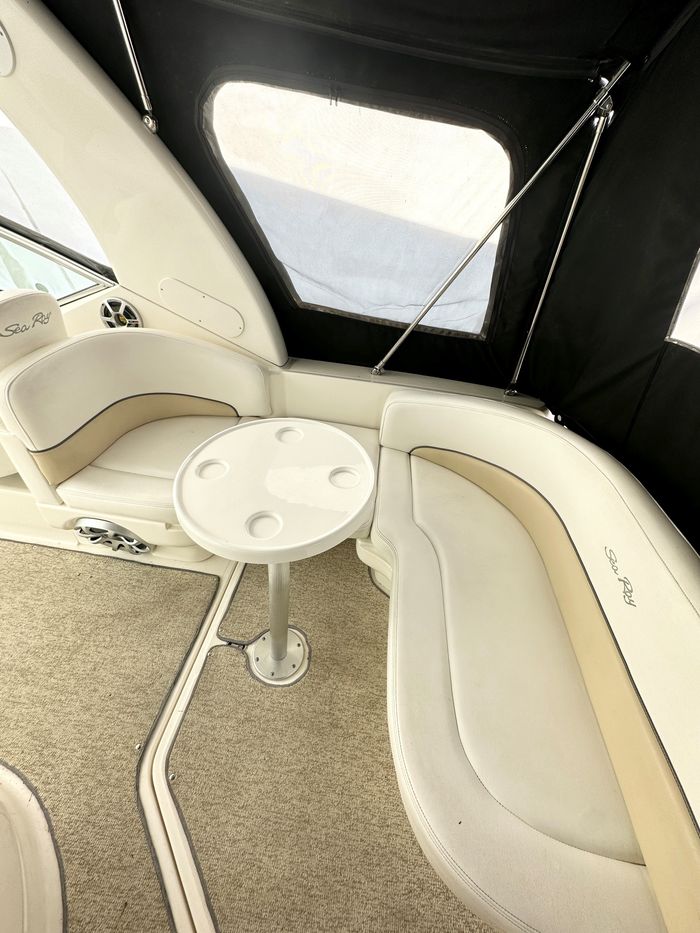 2008 Sea Ray 260 Sundancer Photo 16 sur 48