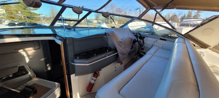 1991 Sea Ray 350 Sundancer Photo 12 of 24