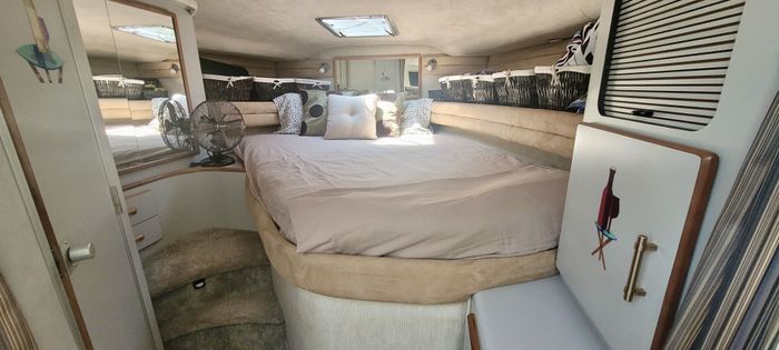1991 Sea Ray 350 Sundancer Photo 17 of 24