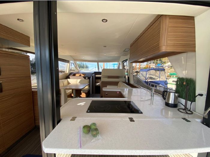 2019 Greenline 48 Fly Photo 32 of 87
