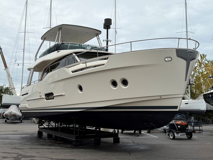 2019 Greenline 48 Fly Photo 5 of 87