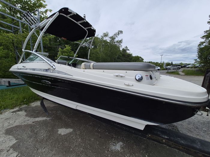 2009 Sea Ray 205 Photo 2 of 5