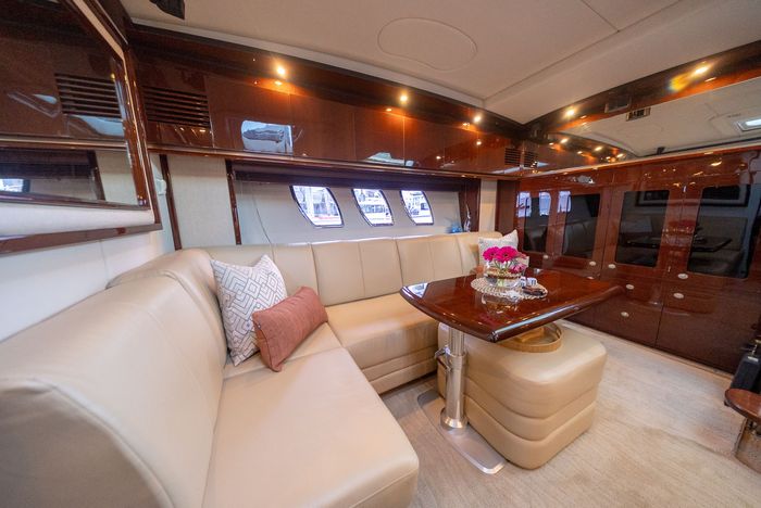 2008 Sea Ray 48 Sundancer Photo 18 of 54