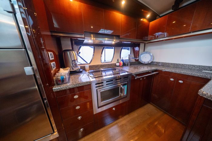 2008 Sea Ray 48 Sundancer Photo 22 of 54