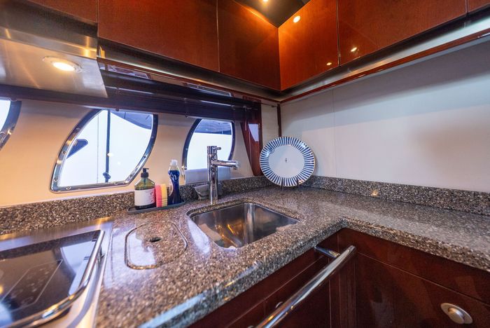 2008 Sea Ray 48 Sundancer Photo 24 of 54