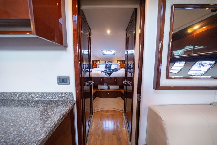 2008 Sea Ray 48 Sundancer Photo 26 of 54