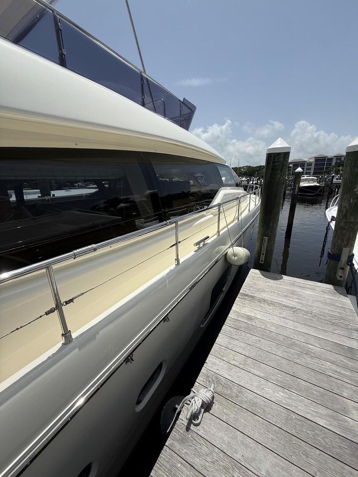 Ferretti 630 Flybridge 2008 Used Boat for Sale in Toronto, Ontario ...