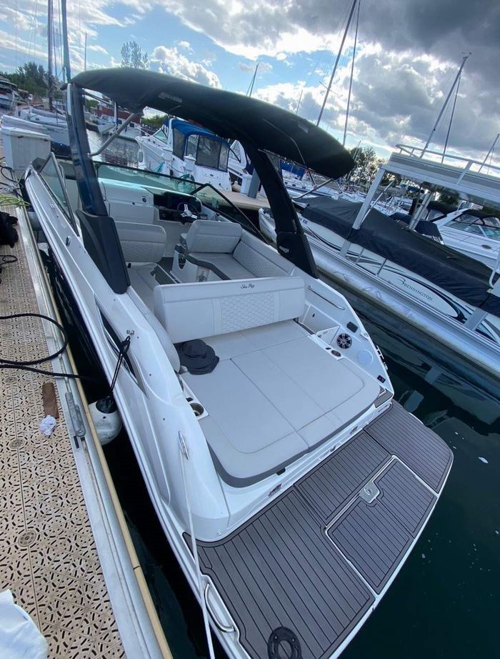 2023 Sea Ray 250 SXD Photo 2 of 5