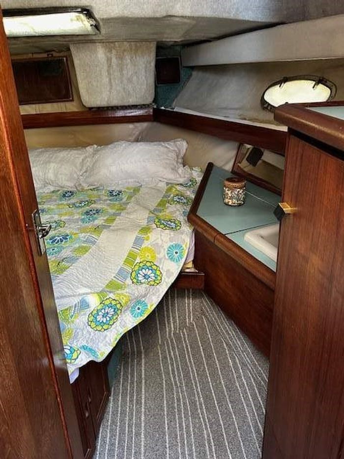 1988 Bayliner 3288 Motor Yacht Photo 21 of 43