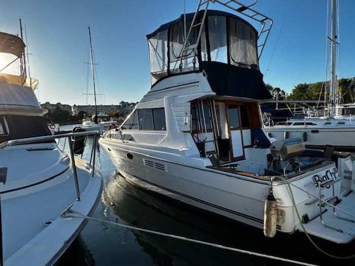 1988 Bayliner 3288 Motor Yacht Photo 6 of 43