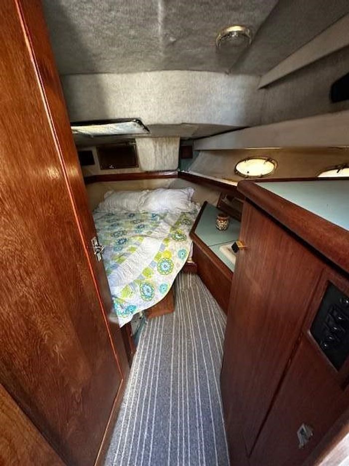 1988 Bayliner 3288 Motor Yacht Photo 33 of 43