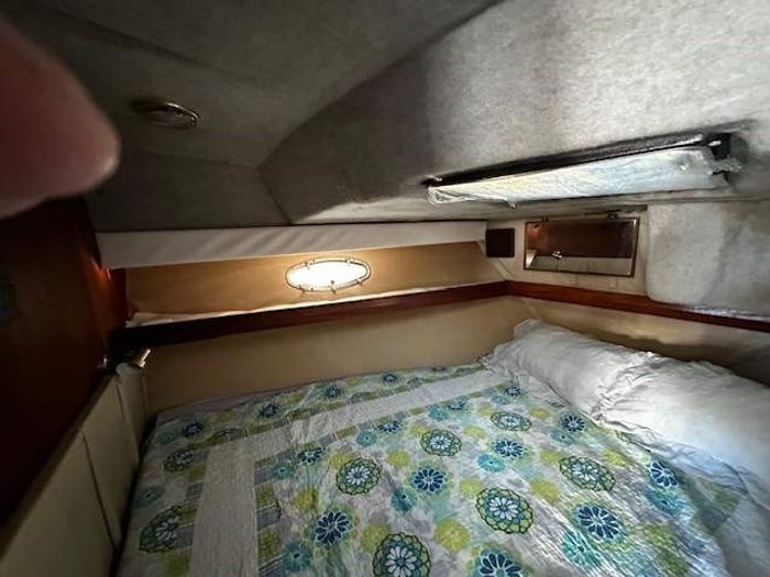 1988 Bayliner 3288 Motor Yacht Photo 35 of 43