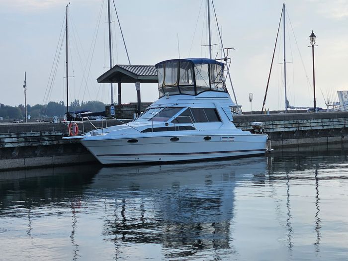 1988 Bayliner 3288 Motor Yacht Photo 1 of 43