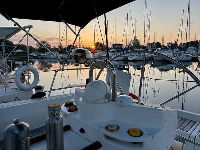 1998 Beneteau Beneteau 381 Photo 3 of 19