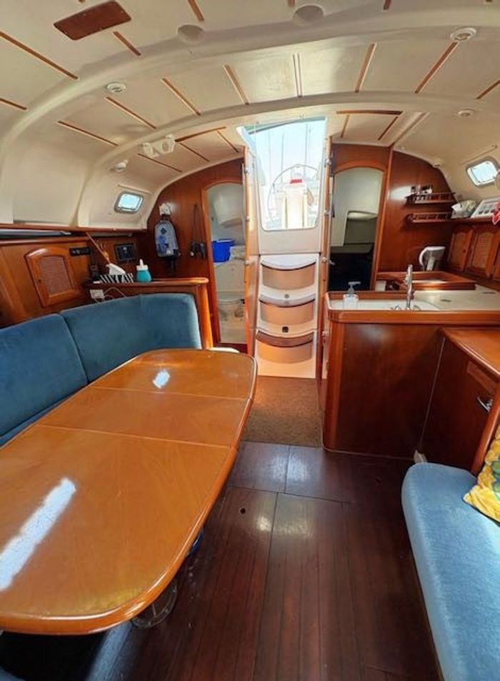 1998 Beneteau Beneteau 381 Photo 9 of 19