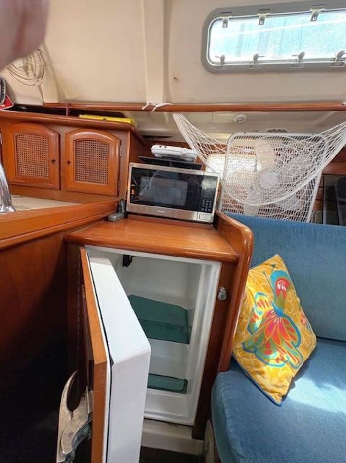 1998 Beneteau Beneteau 381 Photo 10 of 19