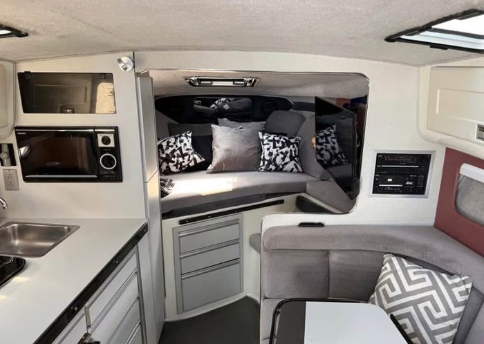 1988 Doral 300 Prestancia M/C Photo 18 of 21