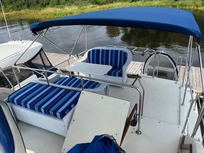 1979 Chris-Craft Corinthian 38 Photo 6 of 19