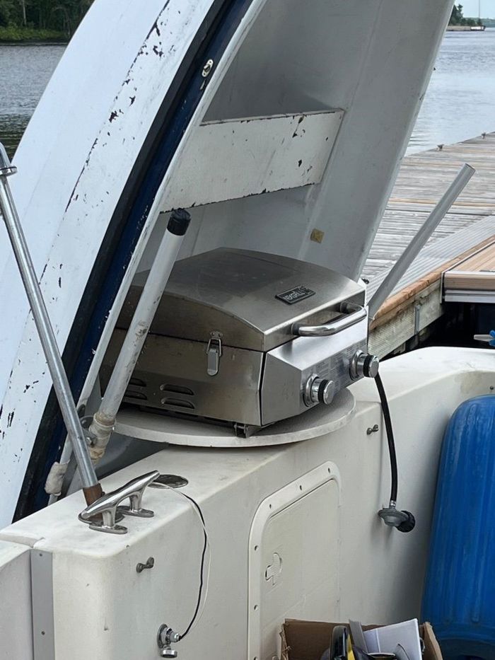 1979 Chris-Craft Corinthian 38 Photo 5 of 19