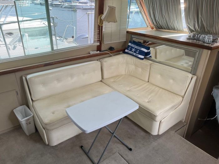 1979 Chris-Craft Corinthian 38 Photo 10 of 19