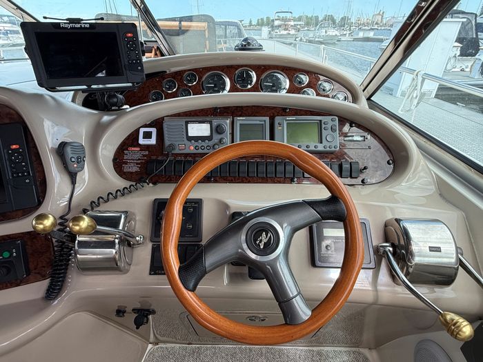 2001 Sea Ray 410 Sundancer Photo 21 of 70