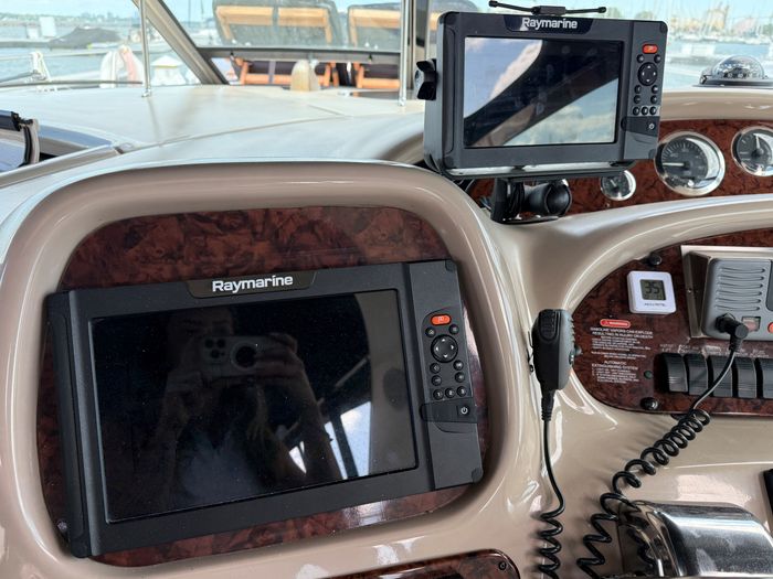 2001 Sea Ray 410 Sundancer Photo 22 of 70