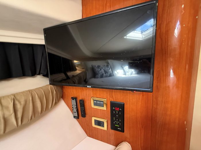 2001 Sea Ray 410 Sundancer Photo 45 of 70