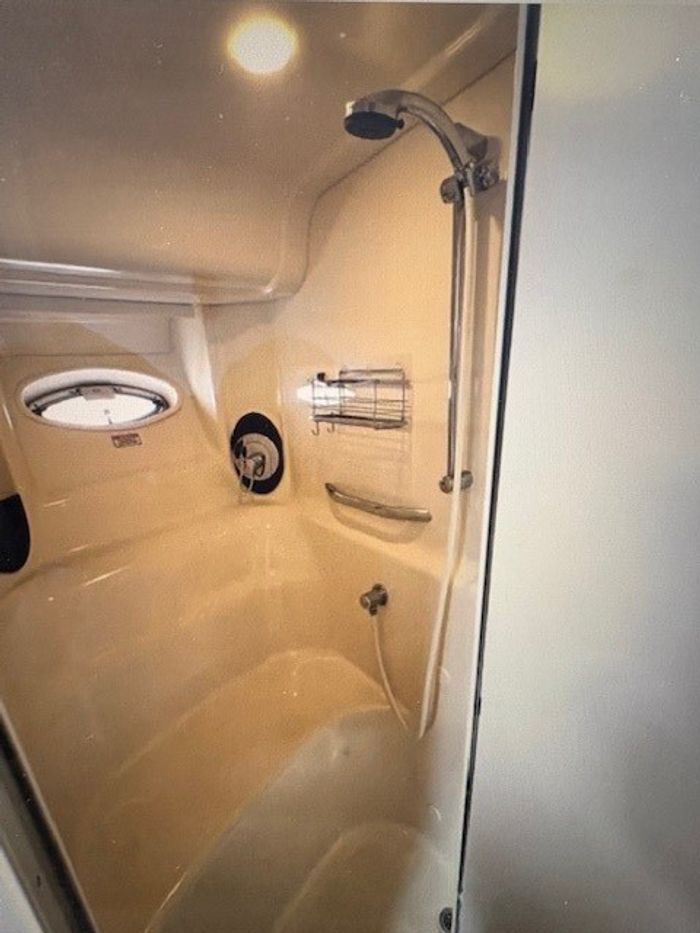 2003 Sea Ray 420 Sundancer Photo 15 of 19