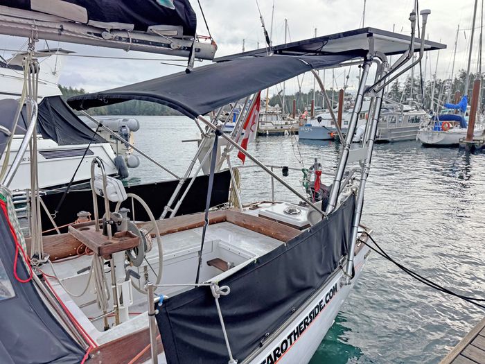 1974 Islander 34 Photo 6 sur 41