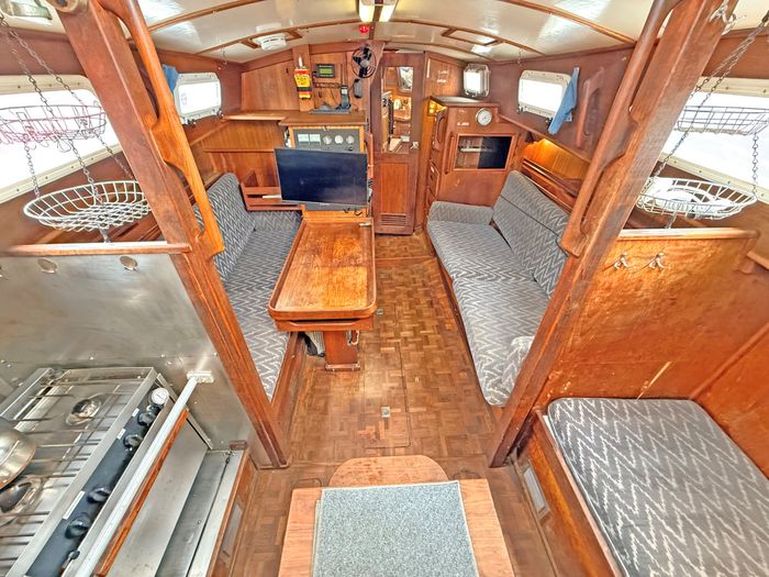 1974 Islander 34 Photo 8 sur 41