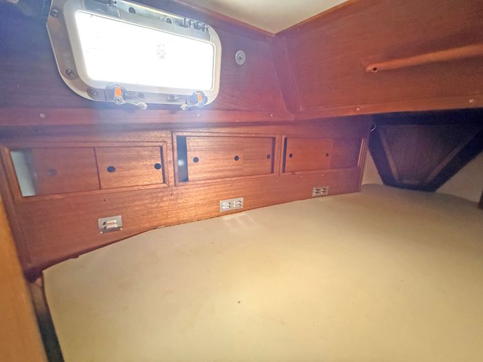 1974 Islander 34 Photo 14 sur 41