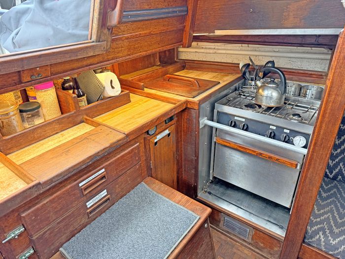 1974 Islander 34 Photo 10 sur 41