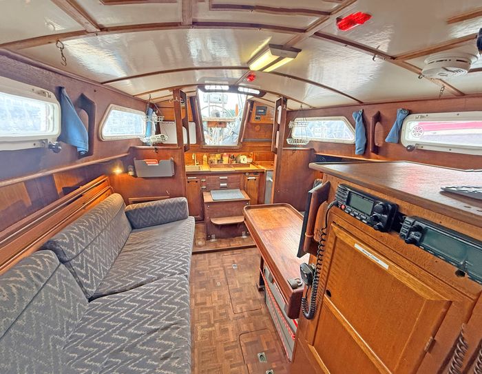 1974 Islander 34 Photo 9 sur 41