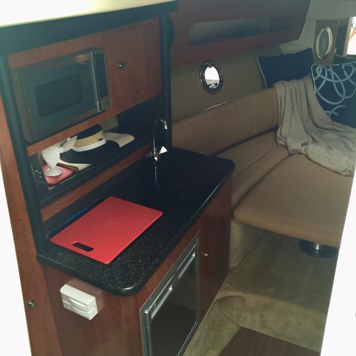 2013 Rinker 290 EC Photo 31 of 42