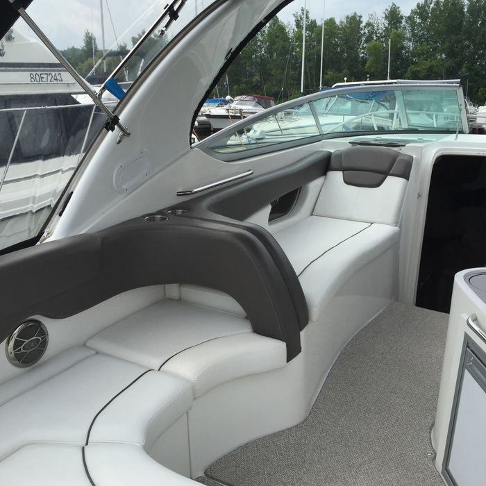 2013 Rinker 290 EC Photo 8 of 42