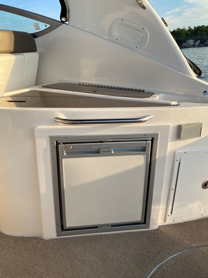 2013 Rinker 290 EC Photo 12 of 42