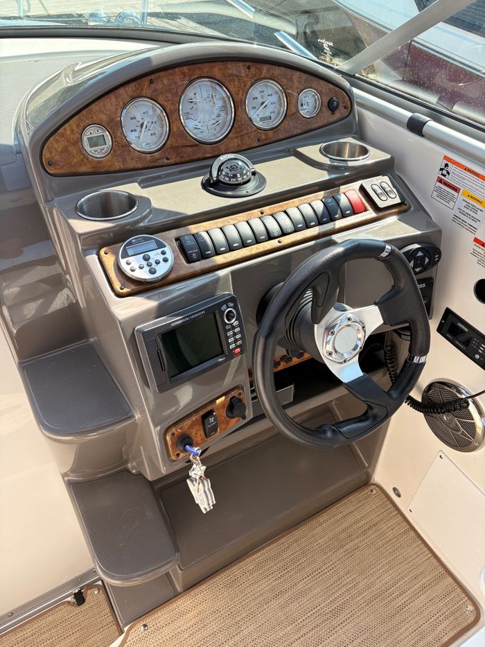 2013 Rinker 290 EC Photo 21 of 42