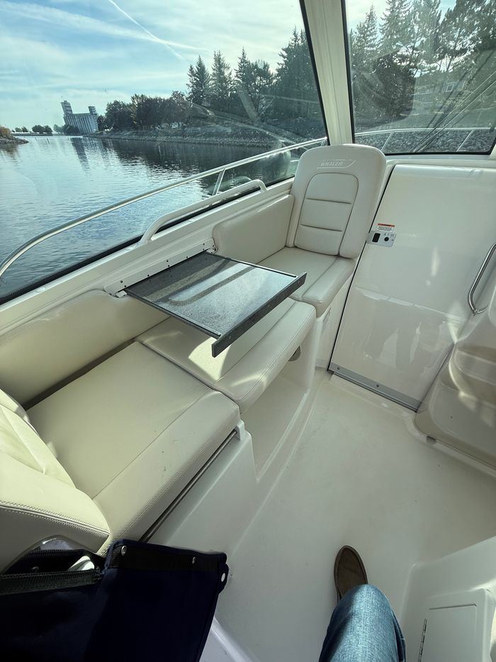 2025 Boston Whaler 285 Conquest Photo 5 of 10