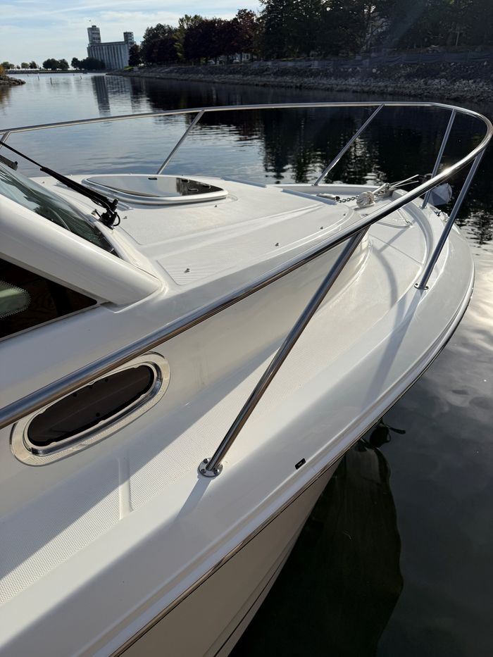 2025 Boston Whaler 285 Conquest Photo 3 of 10