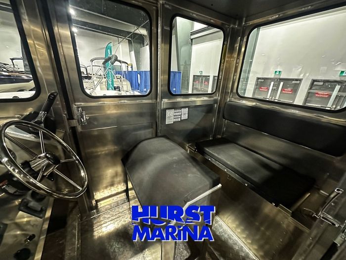 2026 Stanley 24 Pulsecraft Closed Cabin Photo 7 sur 17