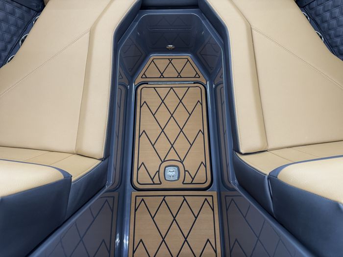 2026 Cobalt R Series R4 Photo 11 sur 34