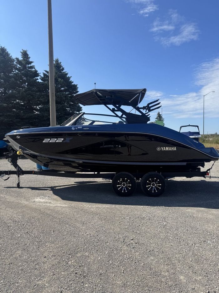 2026 Yamaha 222XD Black Photo 4 of 10