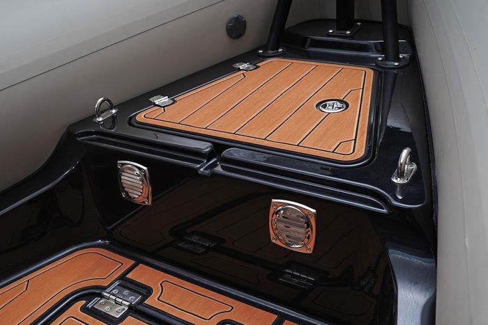 2027 Brig Navigator 22 Photo 3 of 15