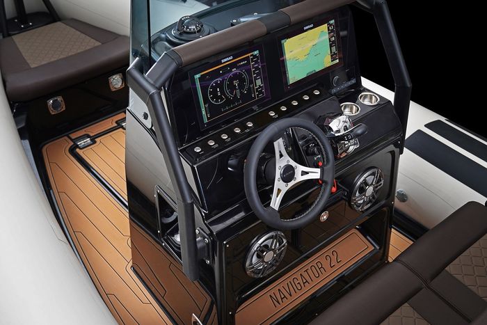 2027 Brig Navigator 22 Photo 6 of 15