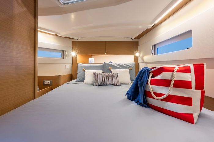 2027 Jeanneau Sun Odyssey 415 Photo 12 sur 15