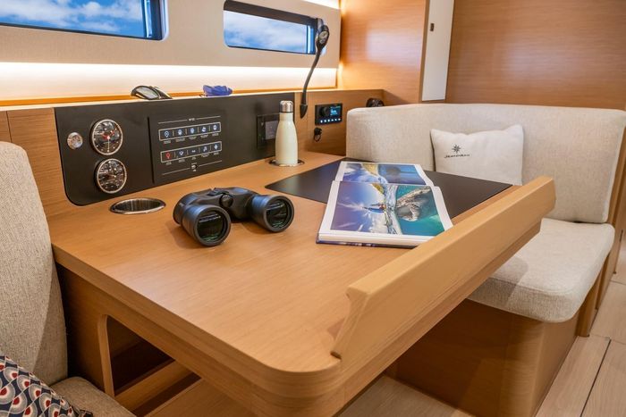 2027 Jeanneau Sun Odyssey 415 Photo 10 sur 15