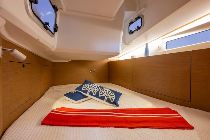 2027 Jeanneau Sun Odyssey 415 Photo 14 sur 15