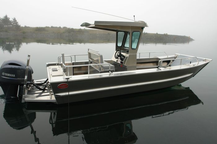 21 PIONEER LANDING CRAFT CENTRE CONSOLE