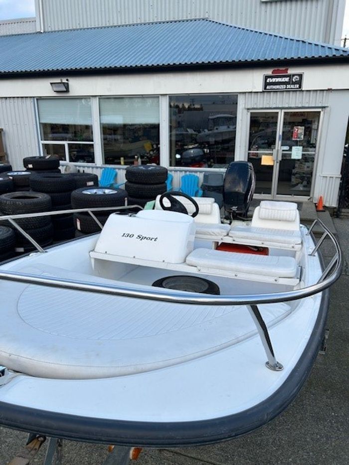 2005 BOSTON WHALER 130 SPORT Photo 3 of 5